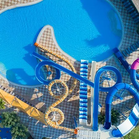 Noah'S Ark Deluxe Hotel & Spa-3